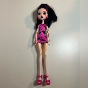 Draculaura Draculocker